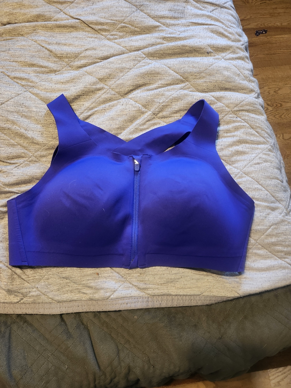 lululemon athletica Front-Zip Seamless Sports Bra - Vivid Royal Blue